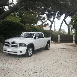 Au Calme Avec Exterieur Et Parking Gratuit Aux Portes D'aix Et Emplacement Ideal Marseille