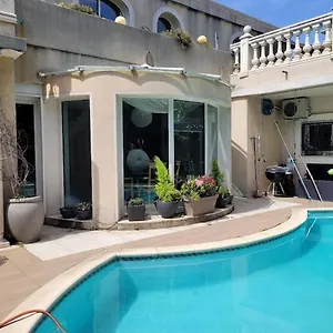 Avec Piscine Grand Luxe Marseille
